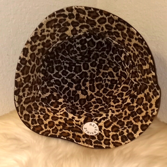 Leopard ๐ Cotton Bucket Hat - Picture 9 of 12